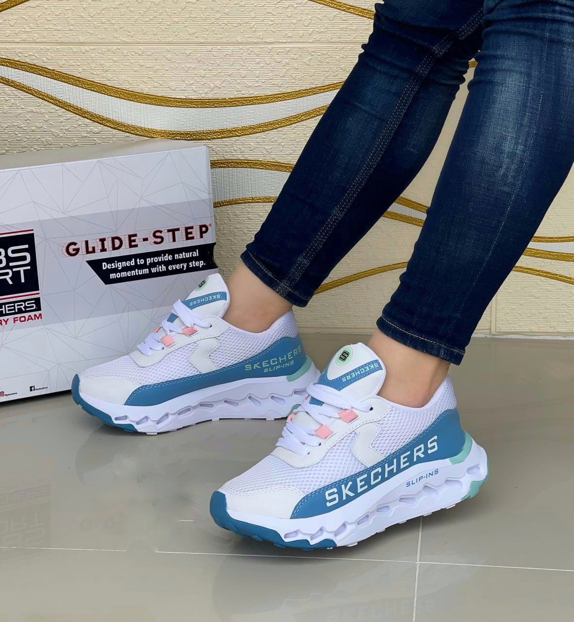 Bello  Skechers Dama Mt